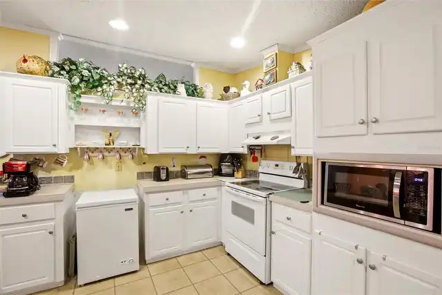 Listing Photo 9