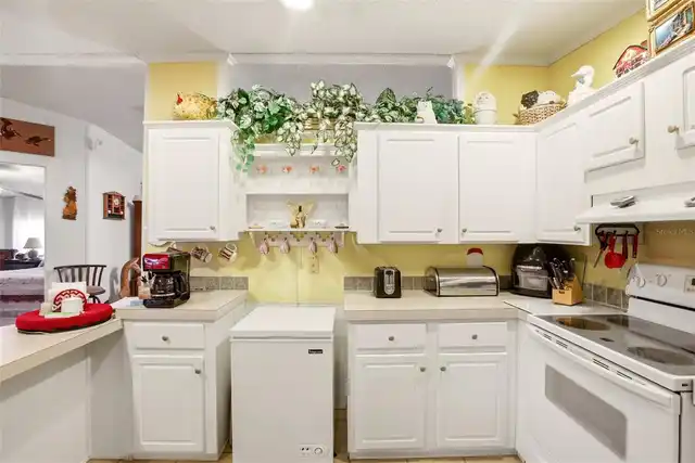 Listing Photo 10