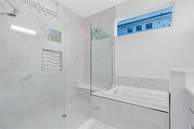 Listing Photo 14