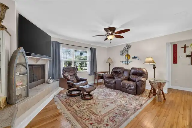 Listing Photo 10