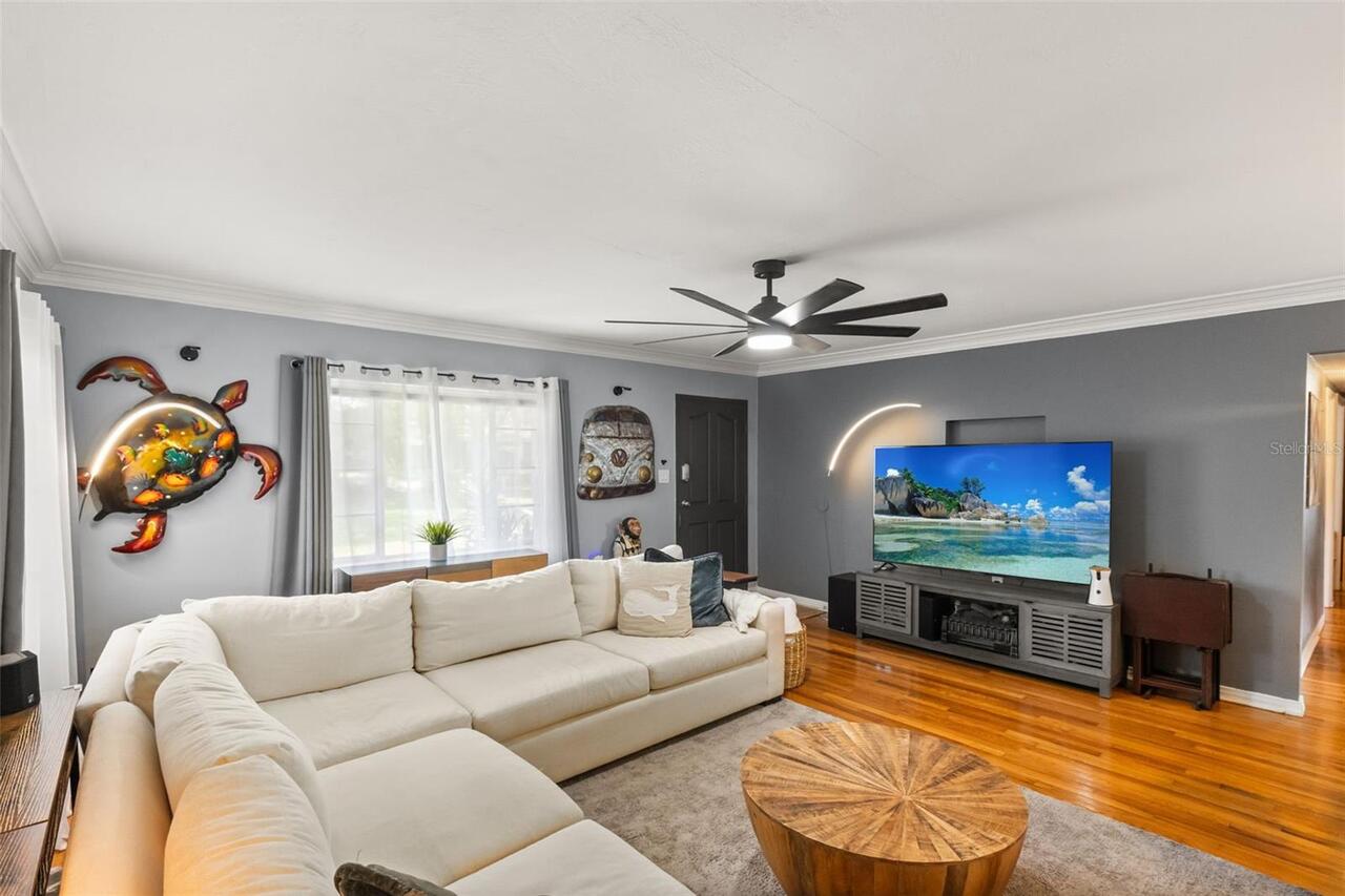 Listing Photo 8