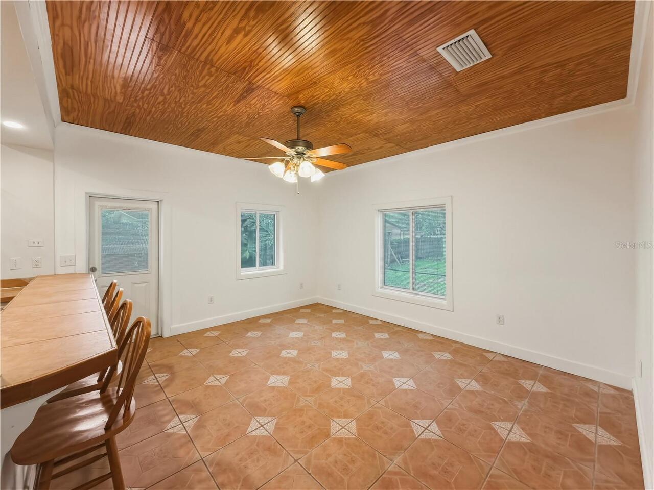 Listing Photo 14