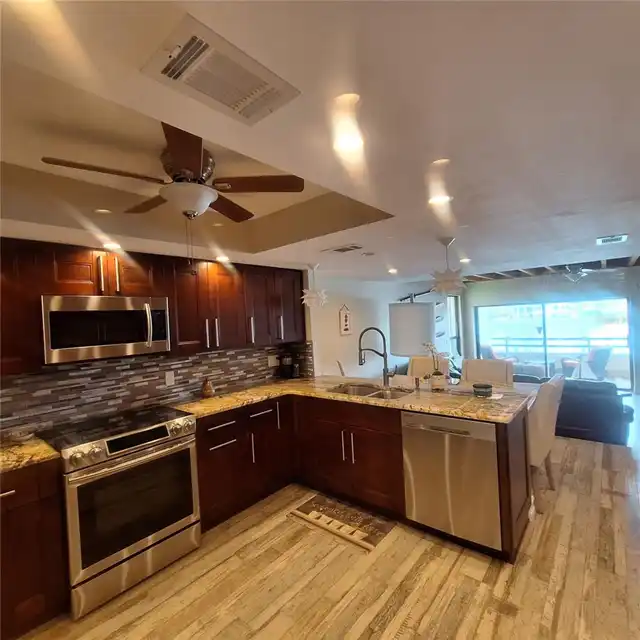 Listing Photo 17