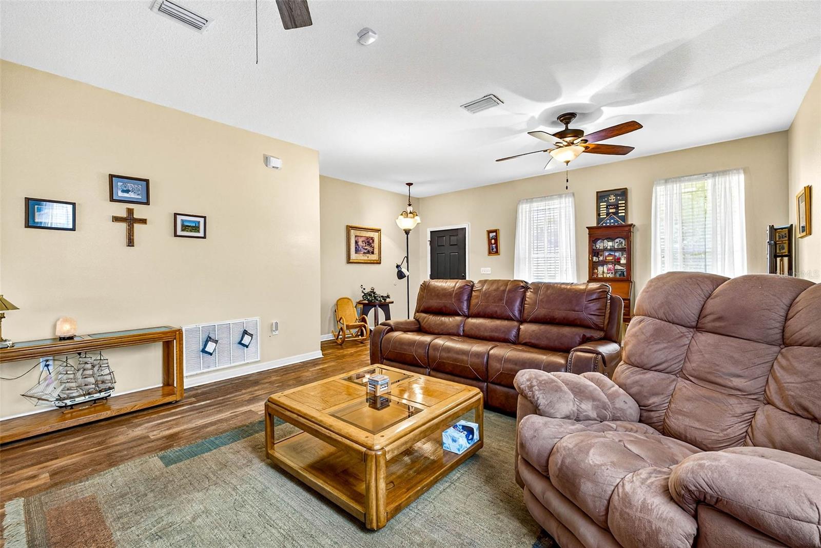 Listing Photo 12