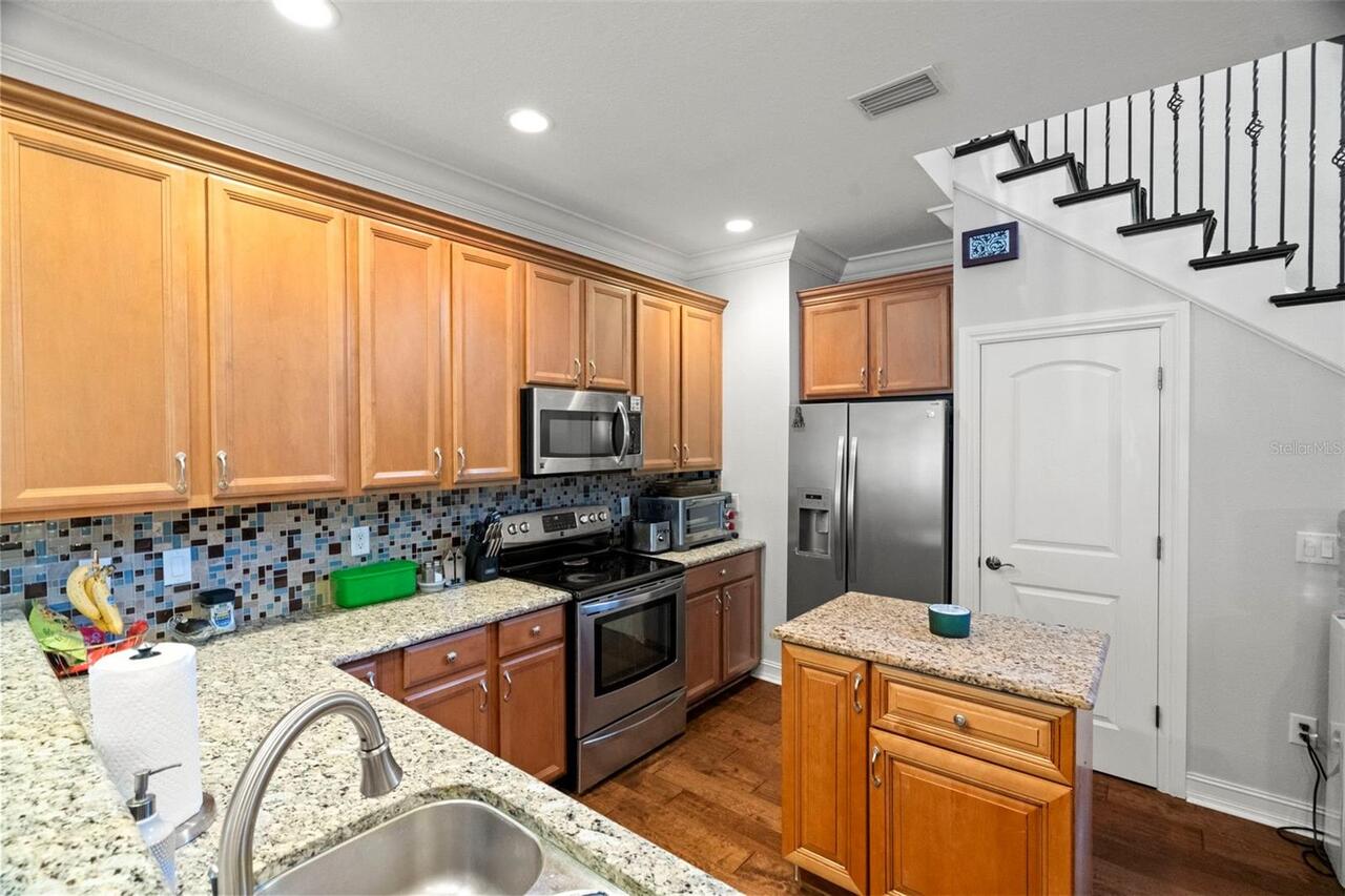 Listing Photo 8