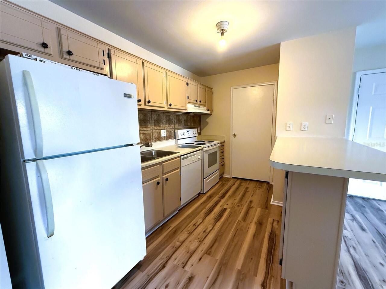 Listing Photo 5