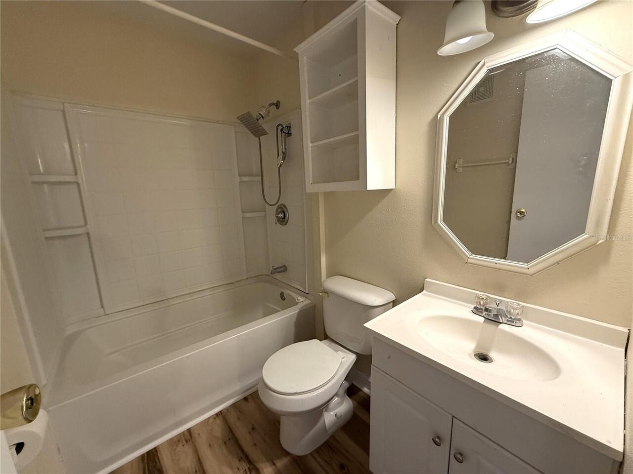 Listing Photo 14