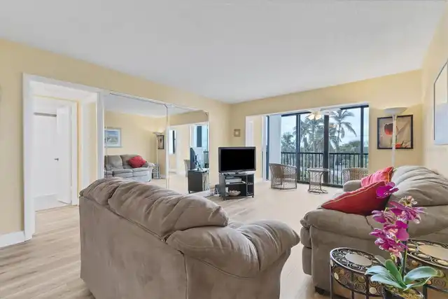Listing Photo 7