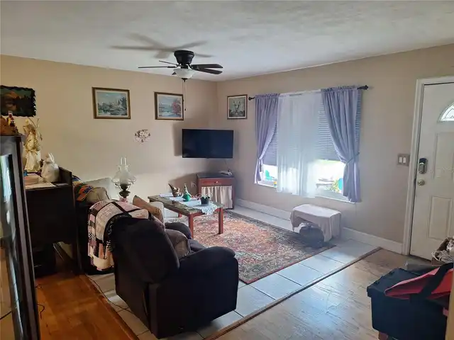 Listing Photo 5