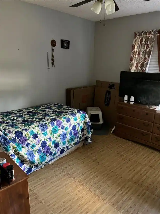 Listing Photo 12