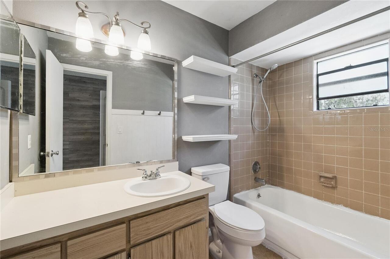 Listing Photo 11