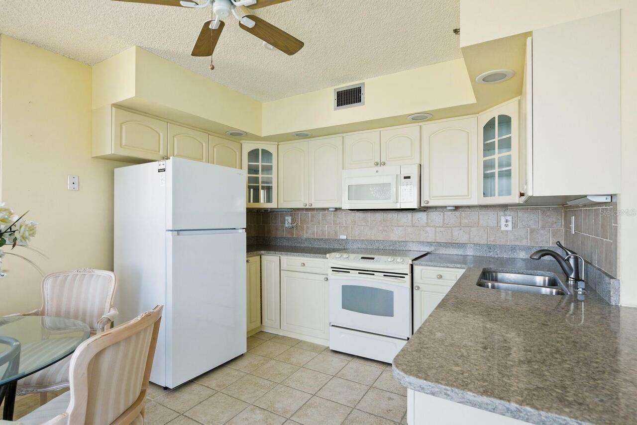 Listing Photo 12