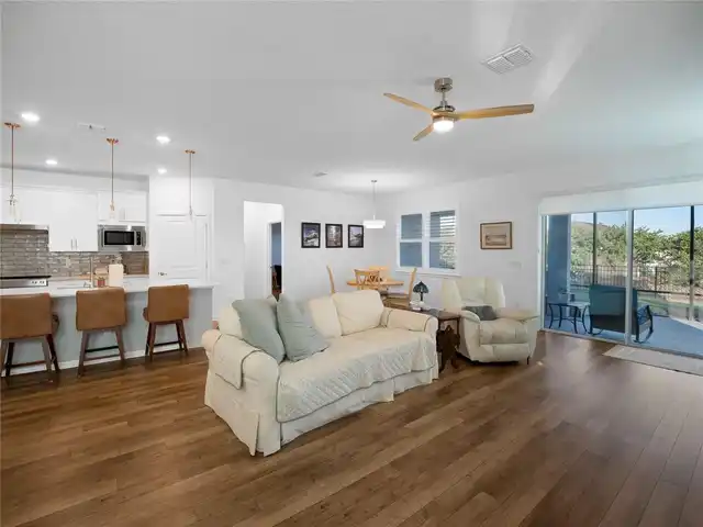 Listing Photo 14
