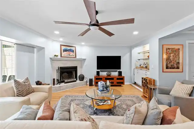Listing Photo 7