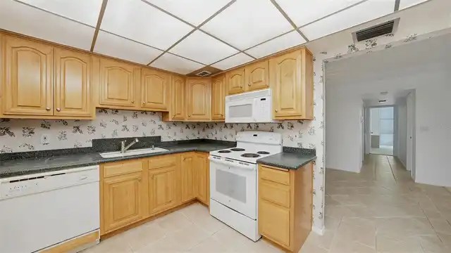 Listing Photo 17