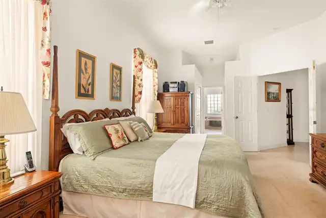 Listing Photo 15