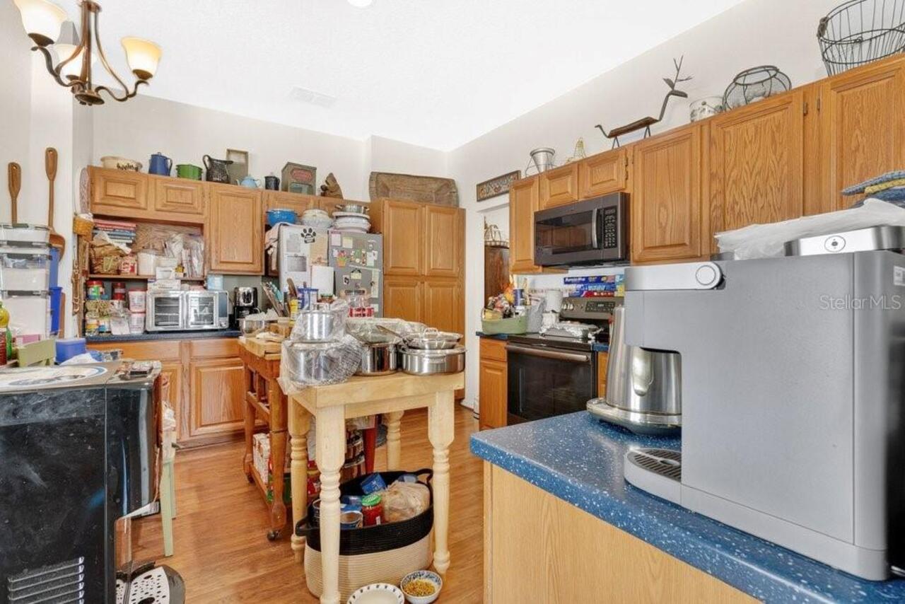Listing Photo 12