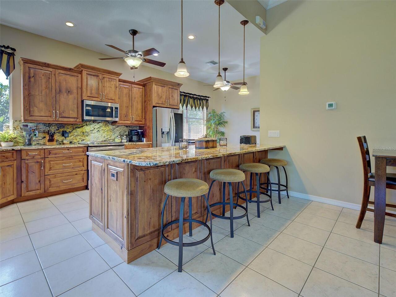Listing Photo 11
