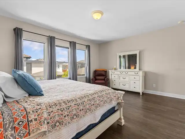 Listing Photo 17