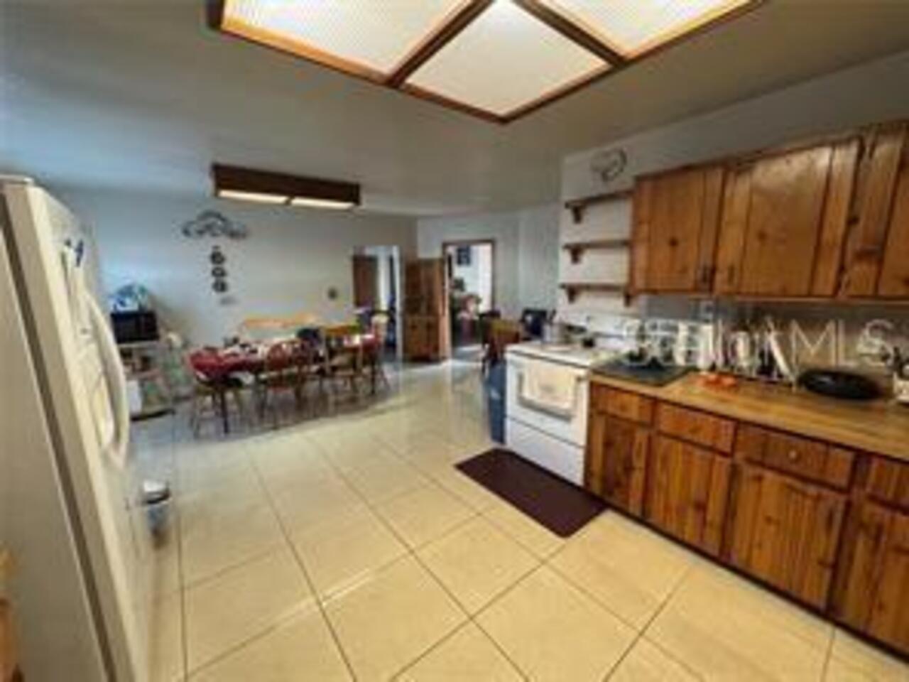 Listing Photo 11