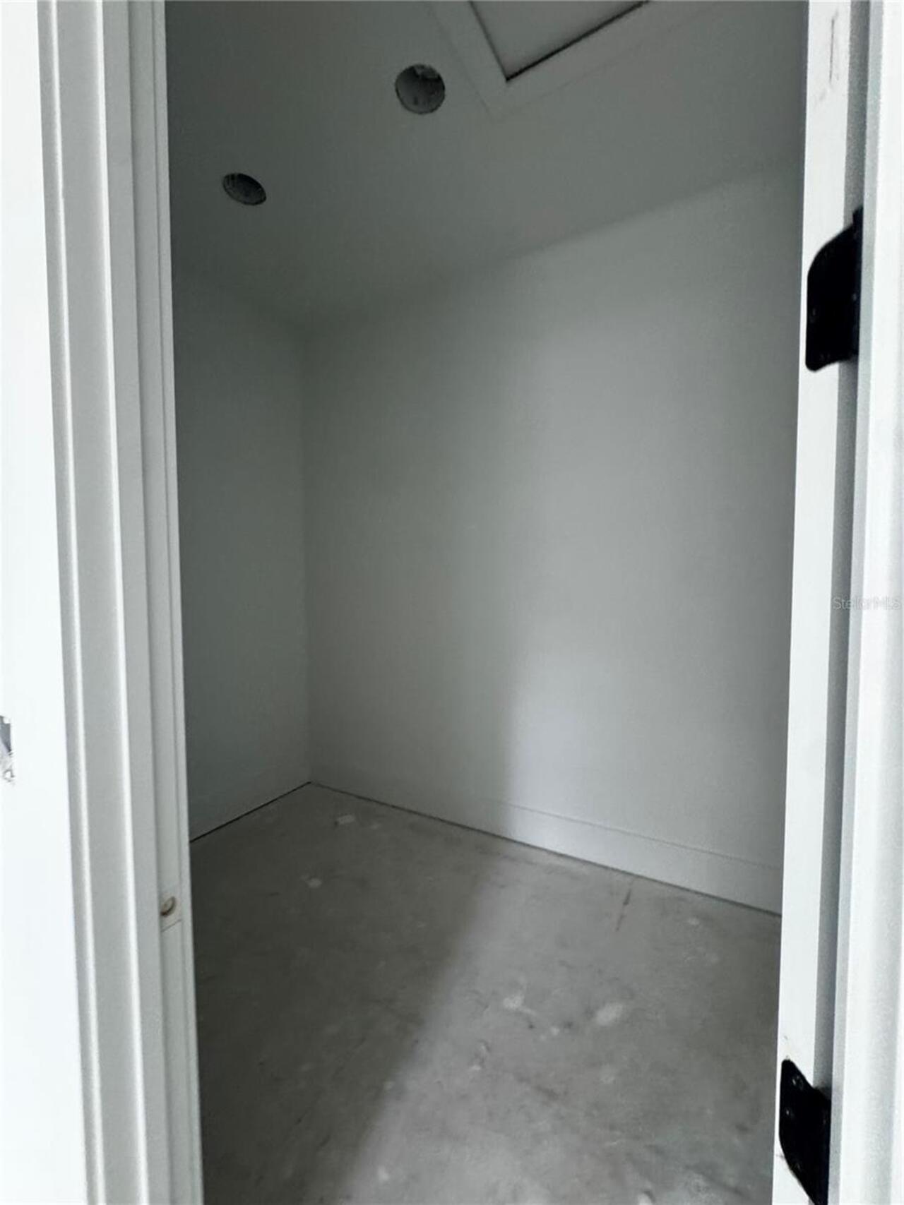 Listing Photo 10