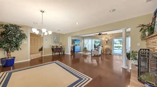 Listing Photo 15