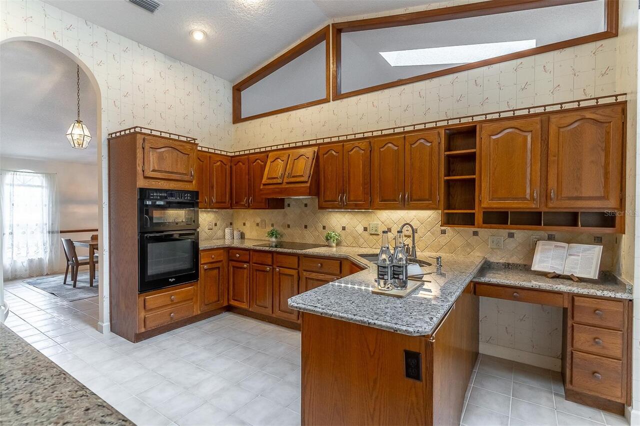 Listing Photo 12
