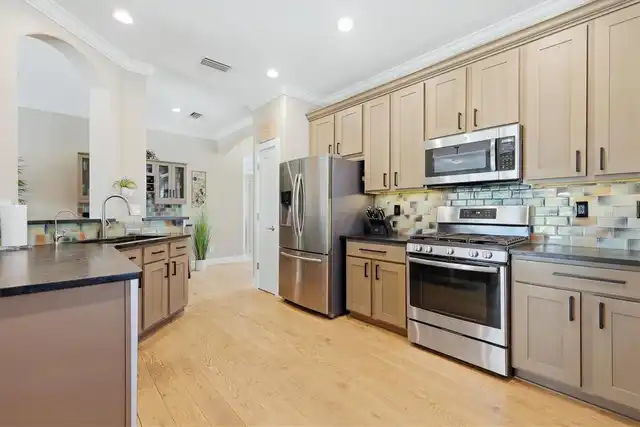 Listing Photo 21