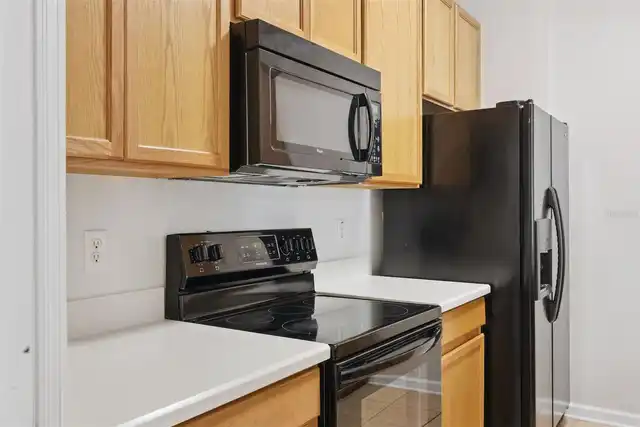 Listing Photo 10