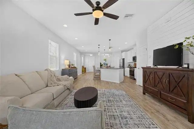 Listing Photo 28