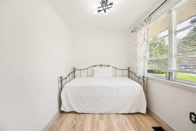 Listing Photo 19
