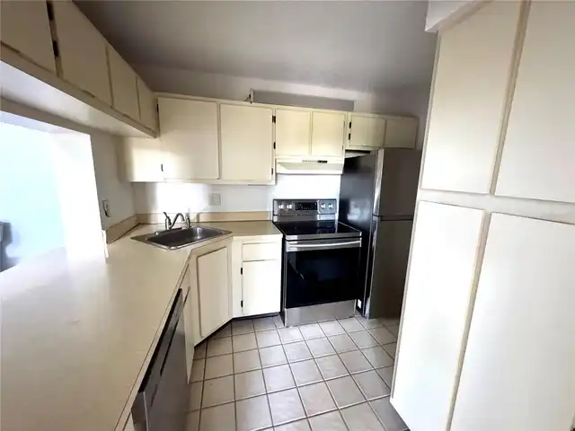 Listing Photo 16