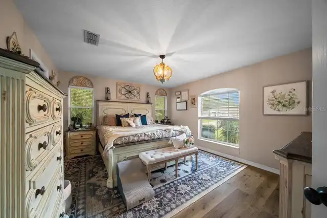 Listing Photo 15