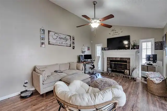 Listing Photo 10