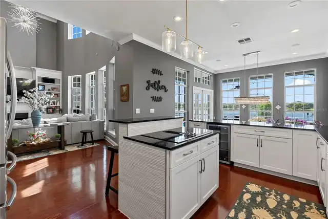 Listing Photo 8