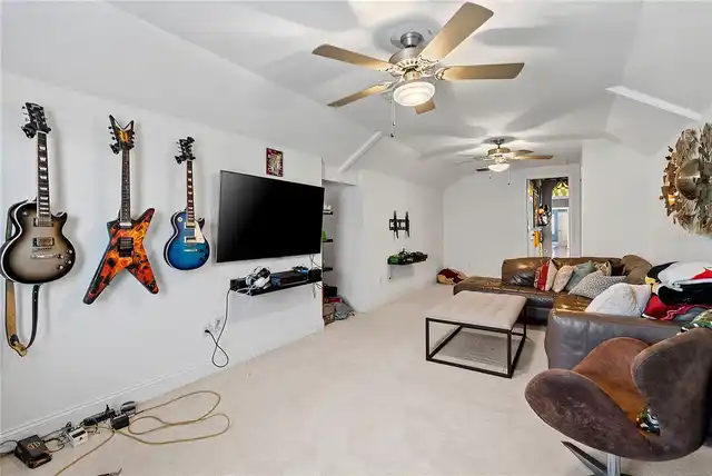 Listing Photo 35