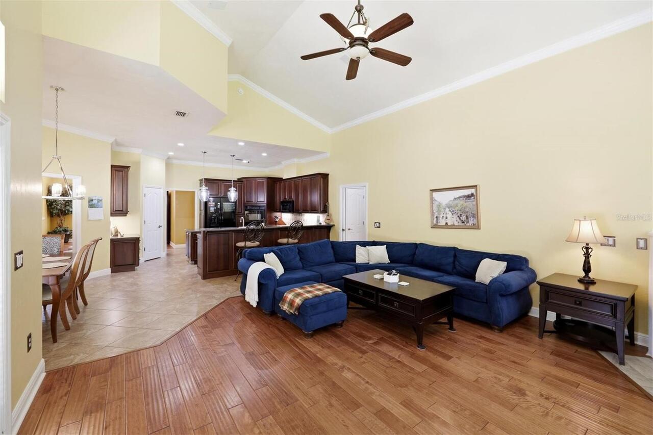 Listing Photo 12