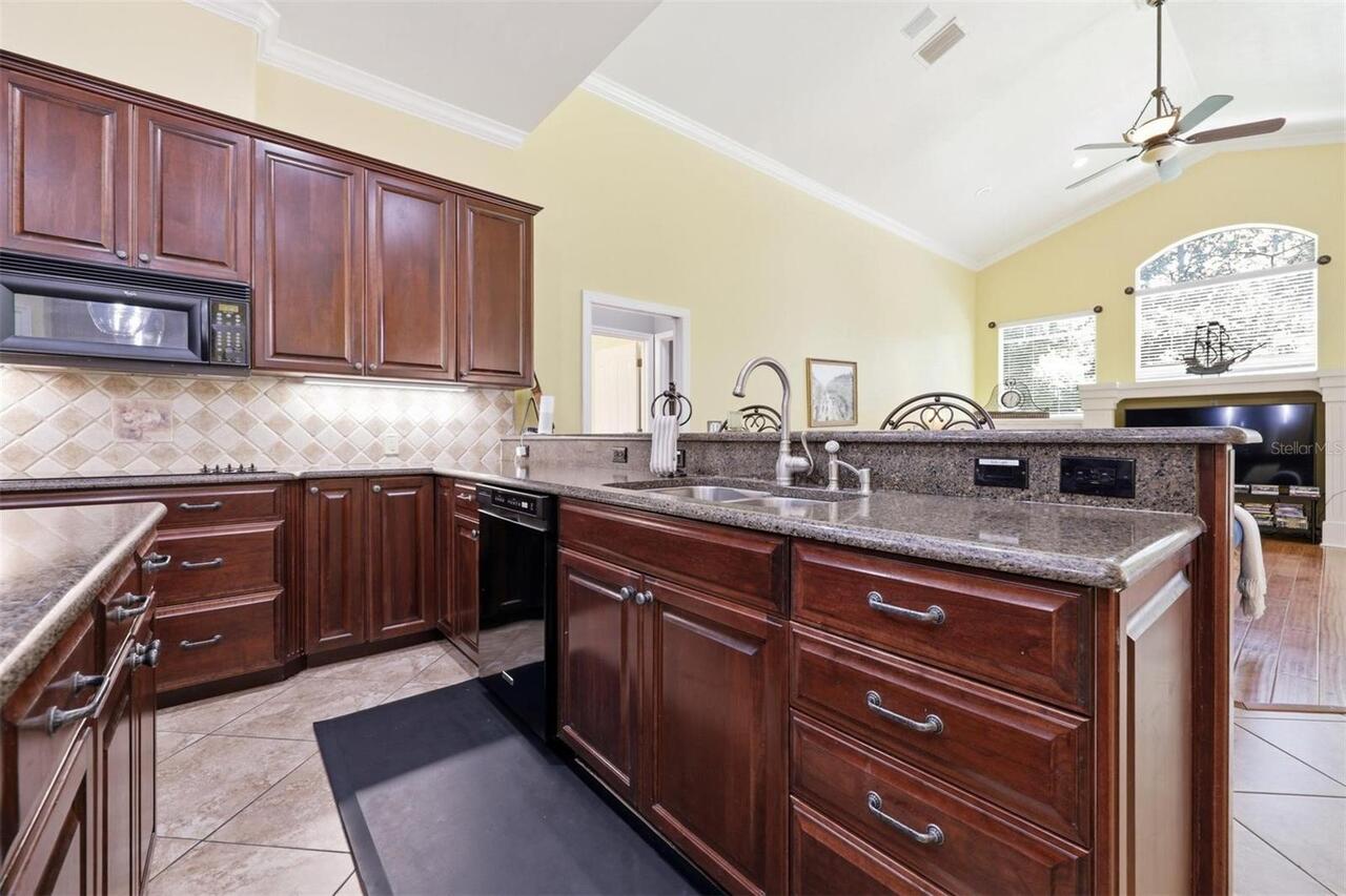 Listing Photo 16