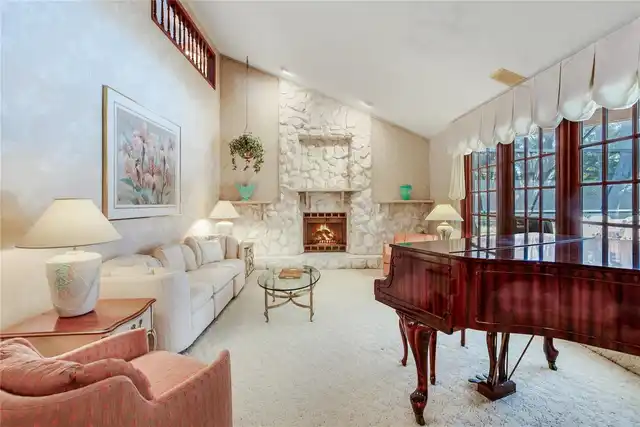 Listing Photo 11