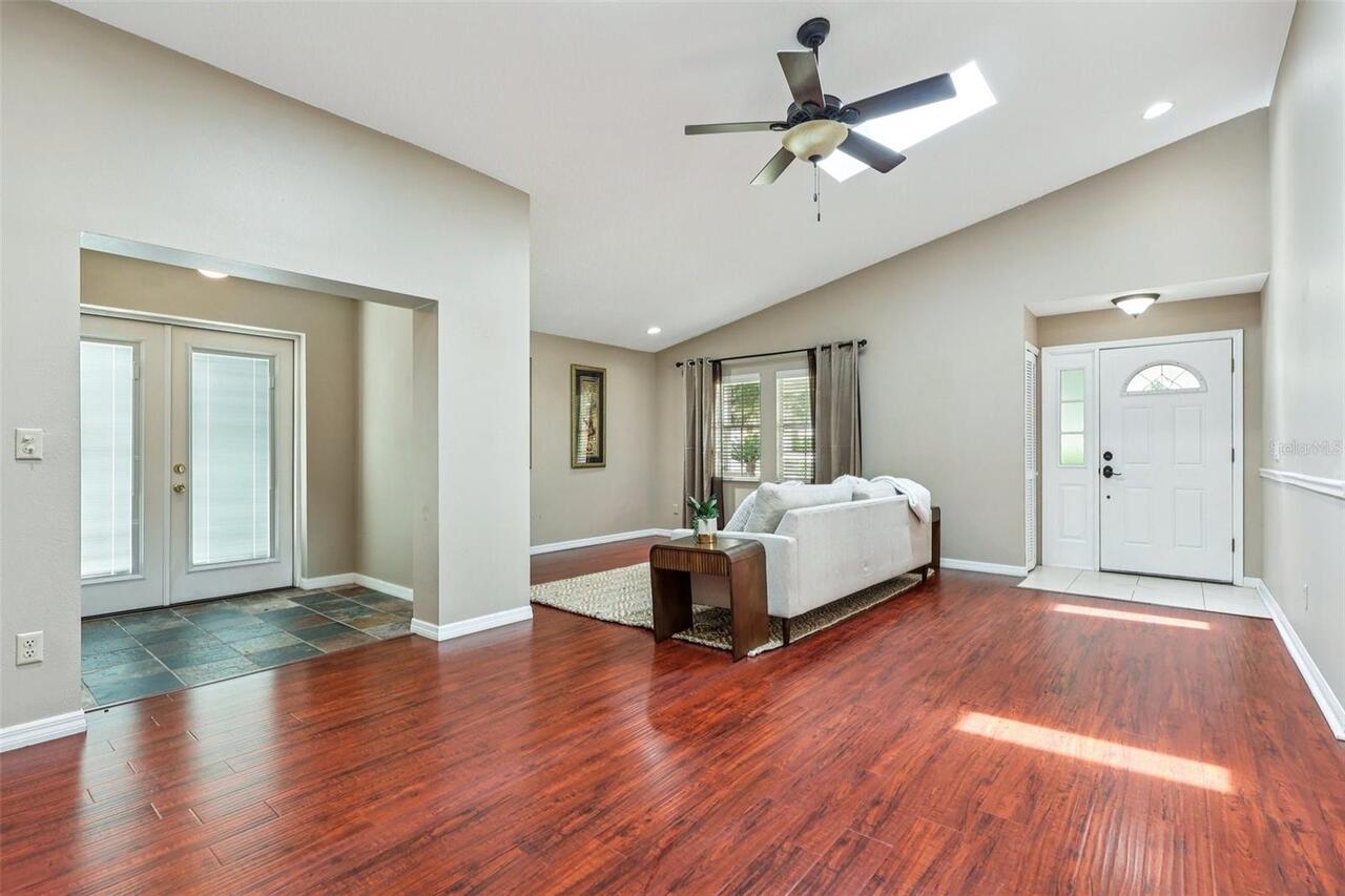 Listing Photo 10