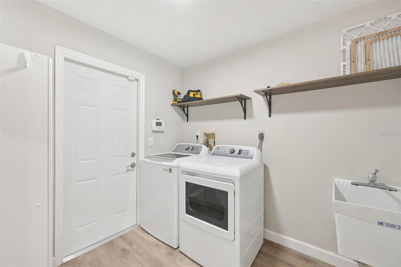 Listing Photo 11