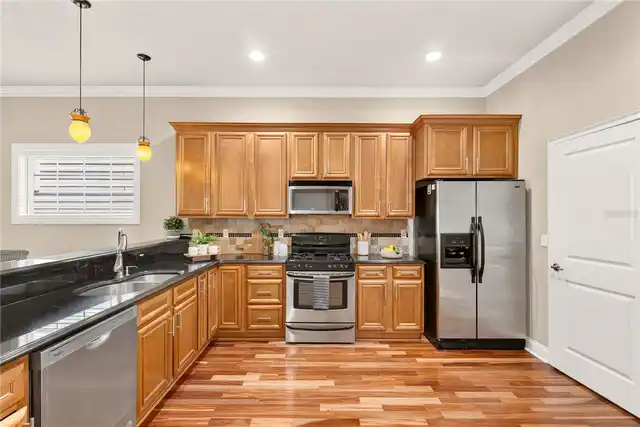 Listing Photo 10