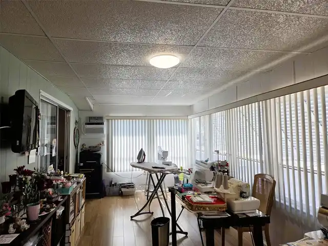Listing Photo 6