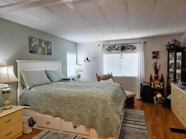 Listing Photo 17