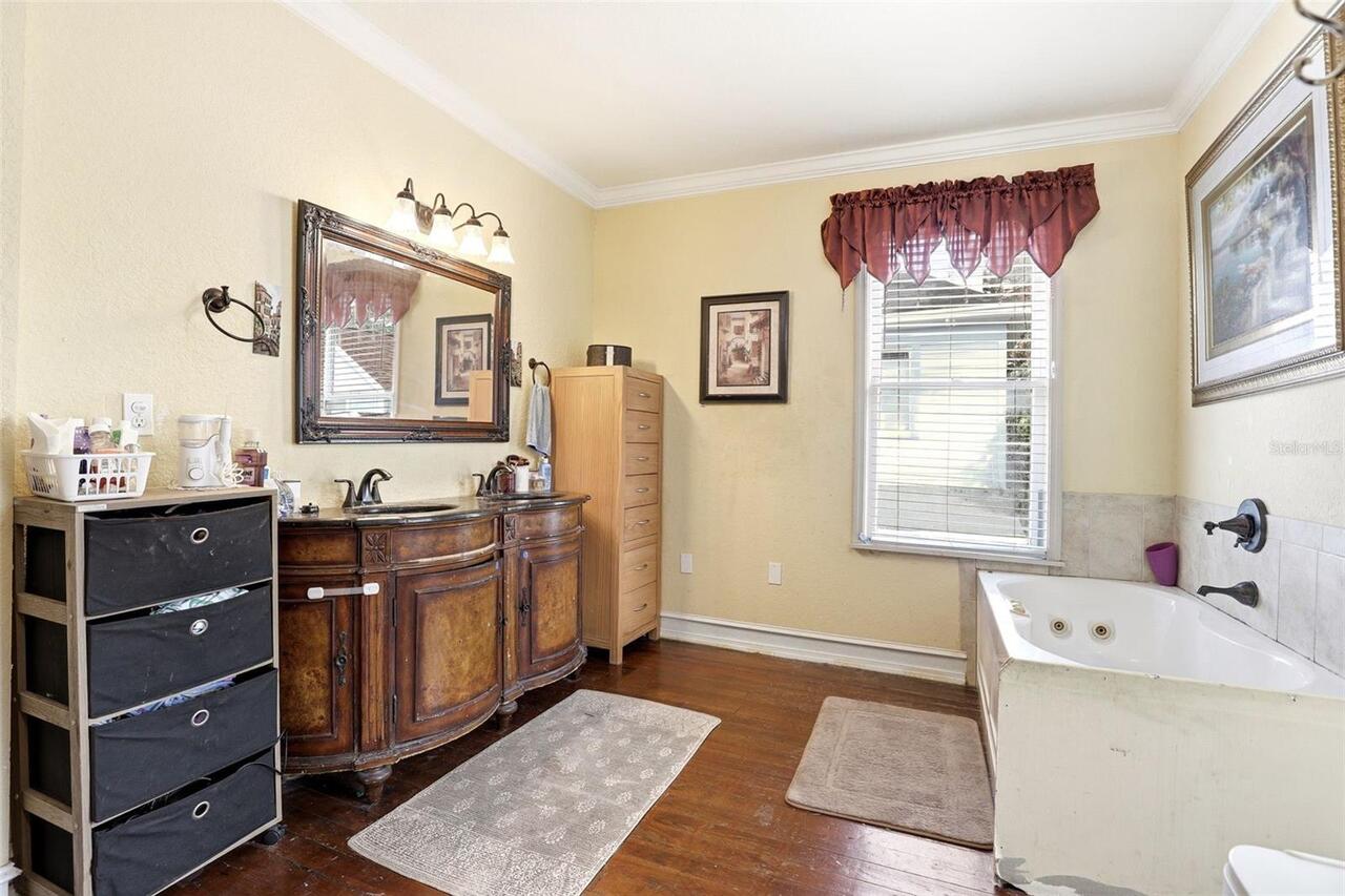 Listing Photo 37