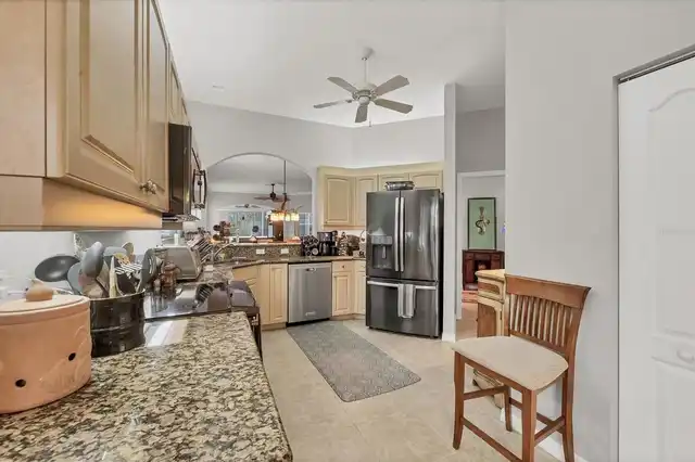 Listing Photo 11