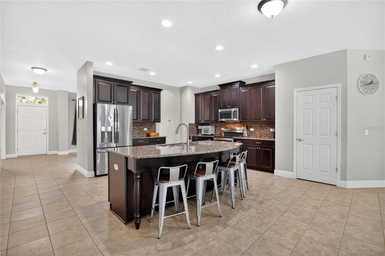 Listing Photo 11