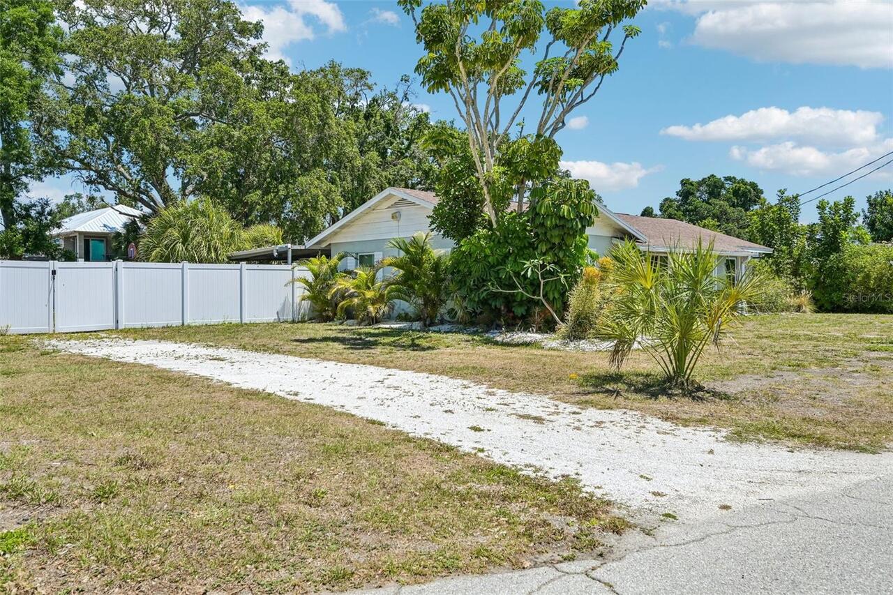Listing Photo 28