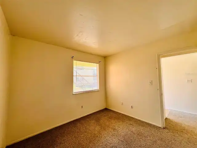 Listing Photo 10
