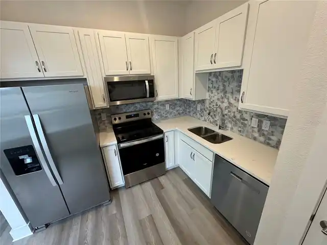 Listing Photo 9